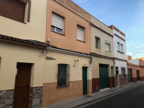 House in calle Santa Isabel